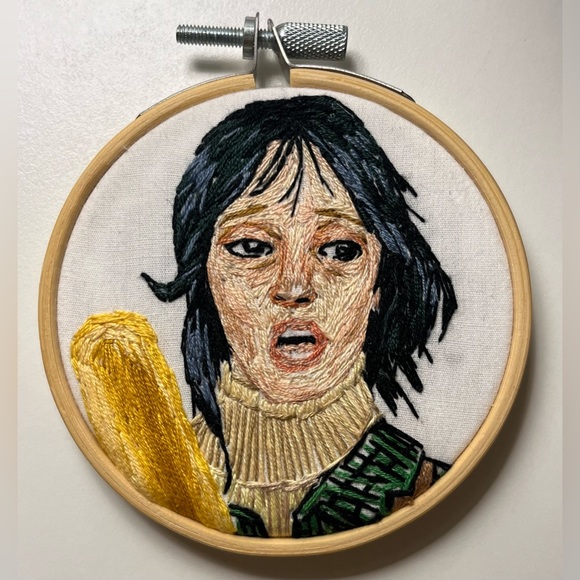 WENDY’S BAT - Picture 3 of 5